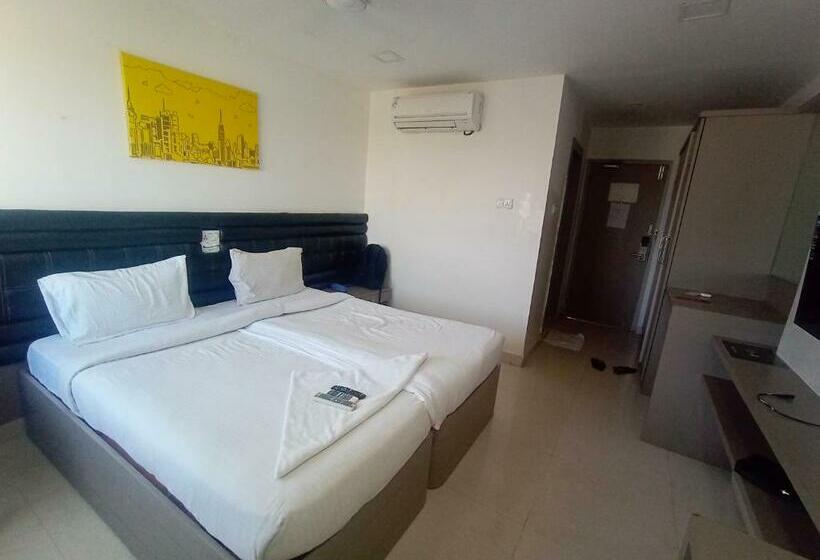 Номер Deluxe, La Riviera Suites