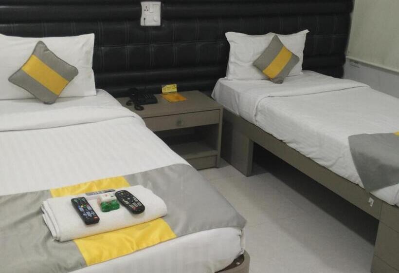 Номер Deluxe, La Riviera Suites