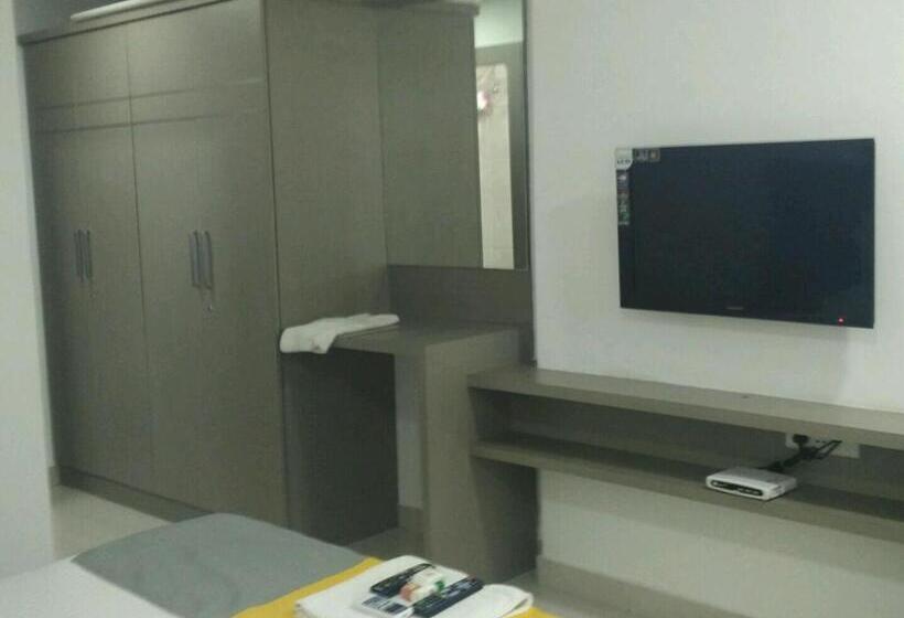 Номер Deluxe, La Riviera Suites