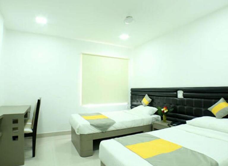 Номер Deluxe, La Riviera Suites