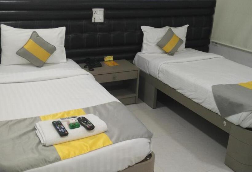 Номер Deluxe, La Riviera Suites