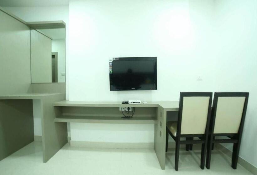 Номер Economy, La Riviera Suites