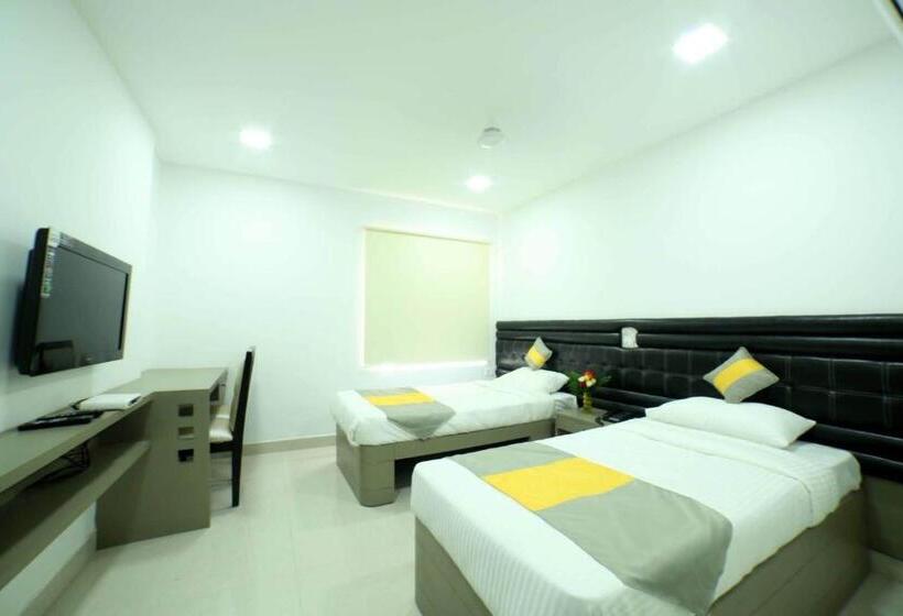 Номер Economy, La Riviera Suites