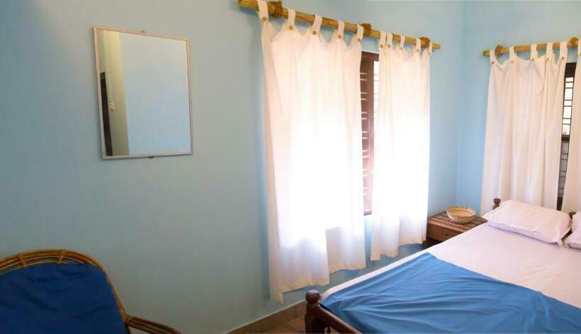 اتاق استاندارد یک نفره, Panchavadi Ayurvedic Beach Resort