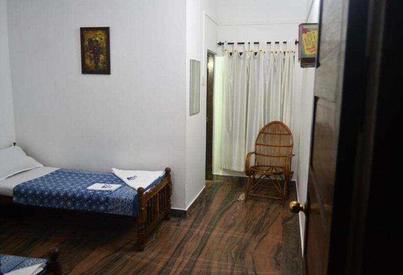 اتاق استاندارد, Panchavadi Ayurvedic Beach Resort