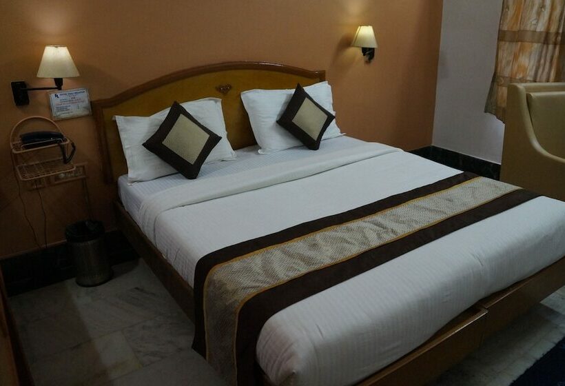 Номер Стандарт, Raaj Bhaavan