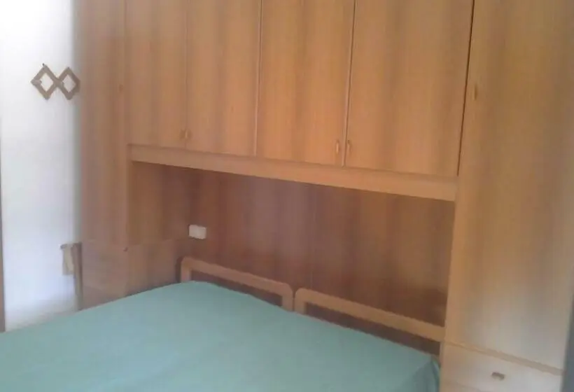 اتاق استاندارد, Rustichello