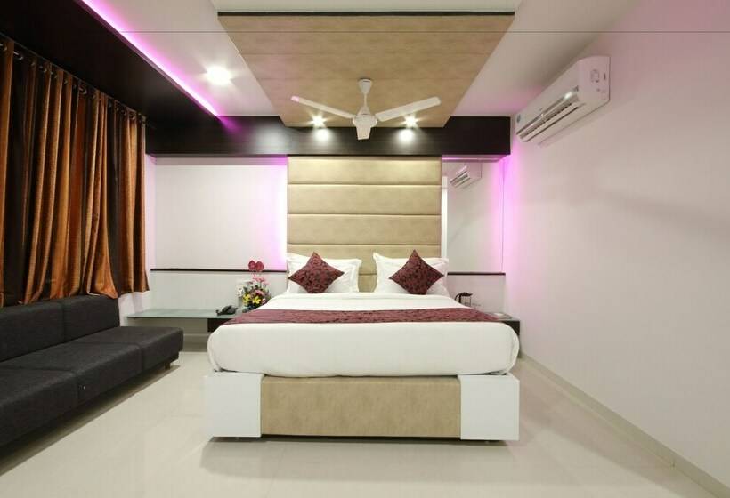 اتاق لوکس, Shree Gopal Residency