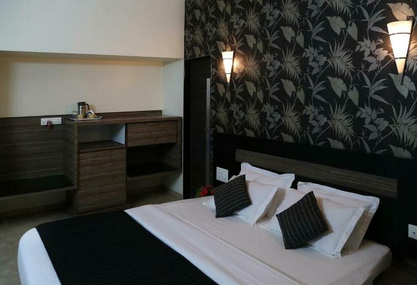 חדר דלוקס, The Leaf