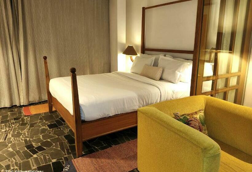 带阳台标准四人间, The Sky Imperial Aarivaa Luxury Stays