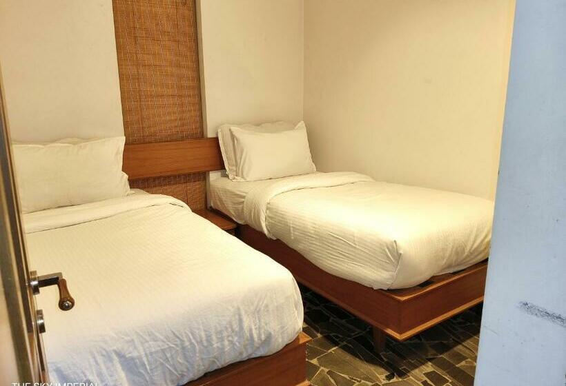 带阳台标准四人间, The Sky Imperial Aarivaa Luxury Stays