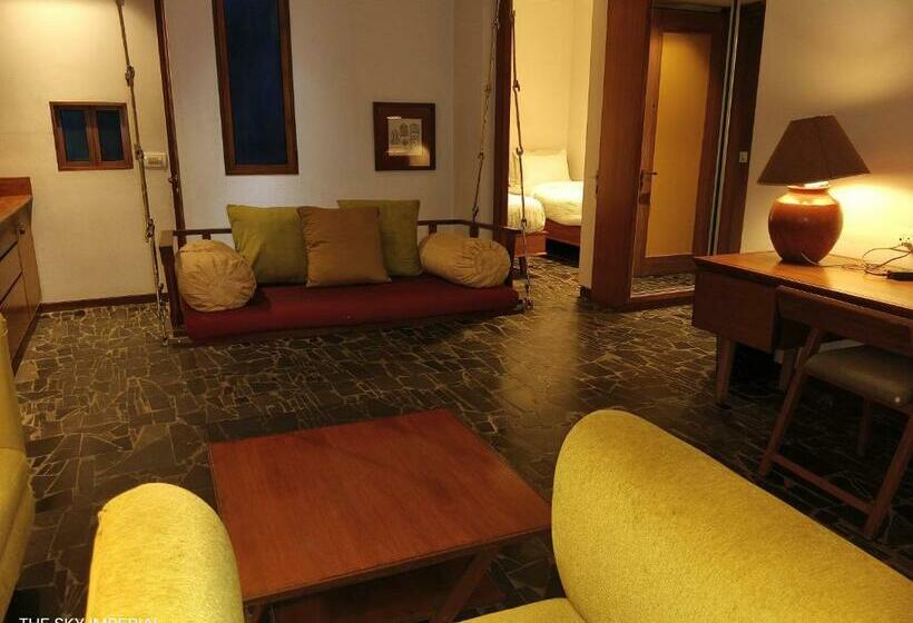 Четырехместный Номер Стандарт с Балконом, The Sky Imperial Aarivaa Luxury Stays