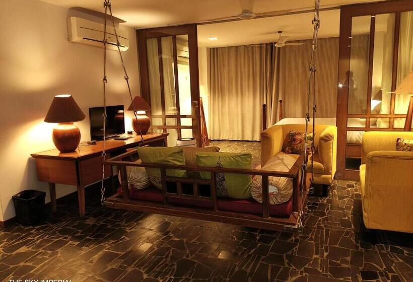带阳台标准四人间, The Sky Imperial Aarivaa Luxury Stays