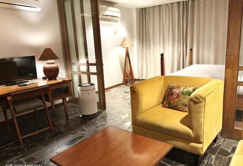 带阳台标准四人间, The Sky Imperial Aarivaa Luxury Stays