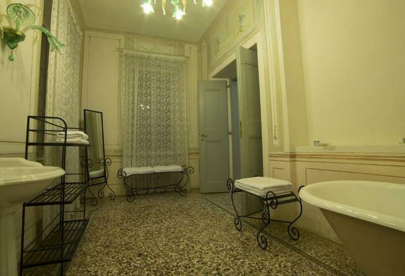 庭の見えるジュニアスイート, Villa Cigolotti