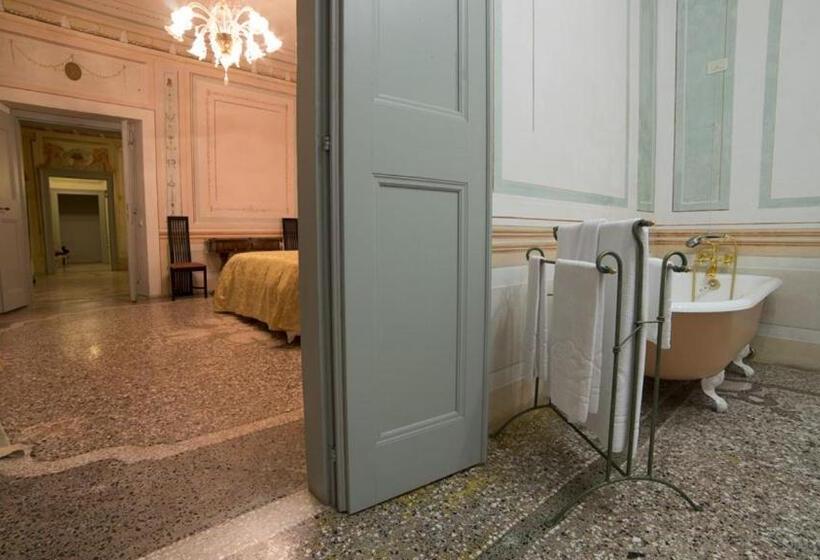 Полулюкс Вид на Сад, Villa Cigolotti