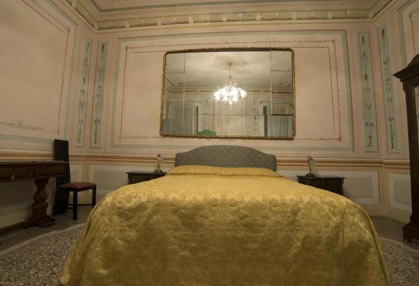 庭の見えるジュニアスイート, Villa Cigolotti