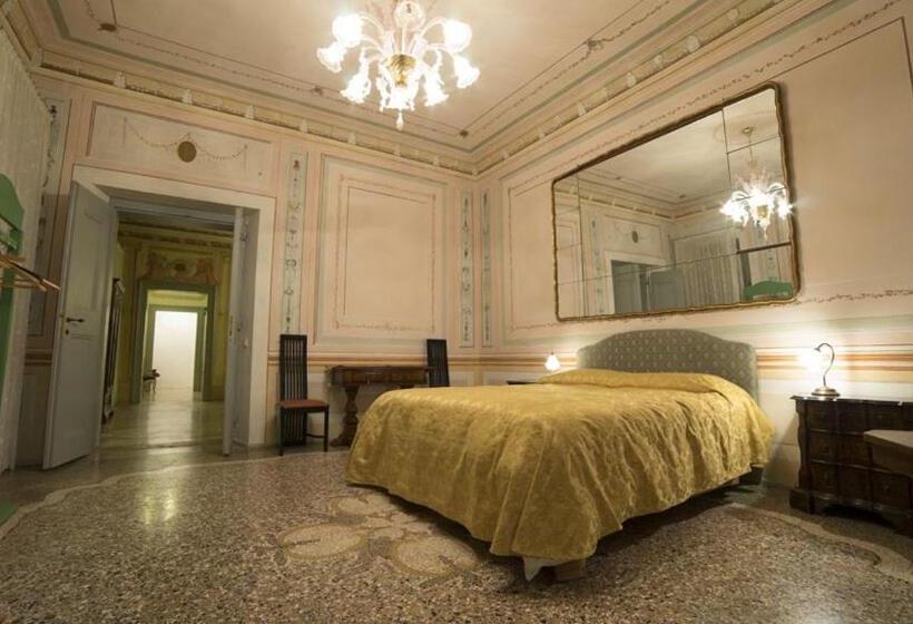 庭の見えるジュニアスイート, Villa Cigolotti