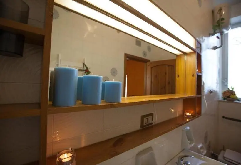ファミリールーム, Phalanthos B&b