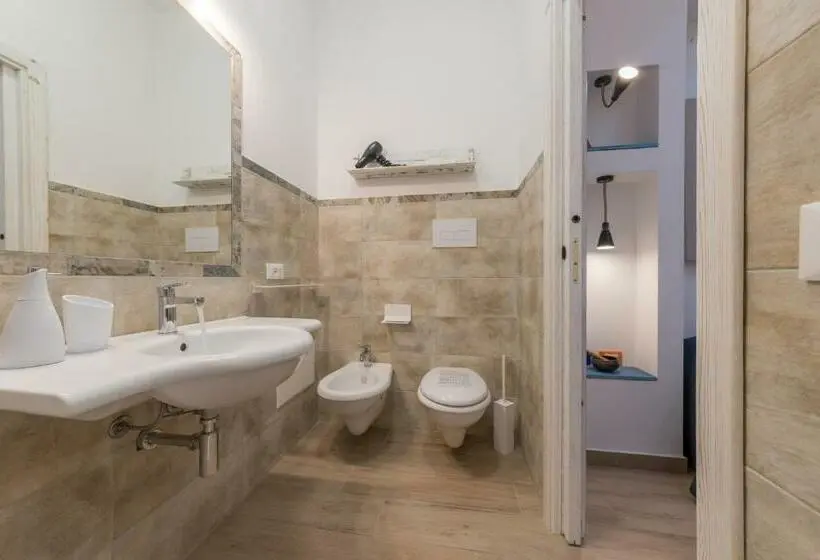 اتاق اکونومی, Timbuktu Hostel