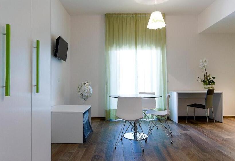 סטודיו דלוקס, B&b Maxxi