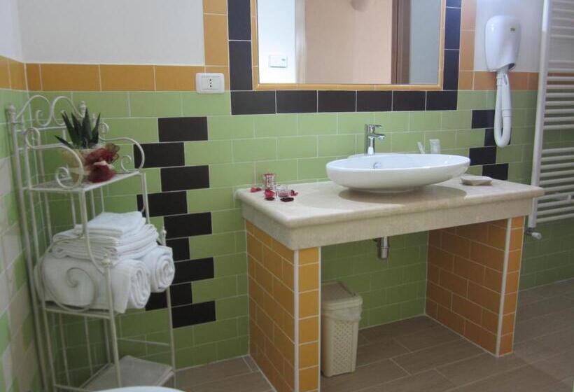 غرفة ديلوكس ثلاثية, Antico Portale Ospitalità Diffusa