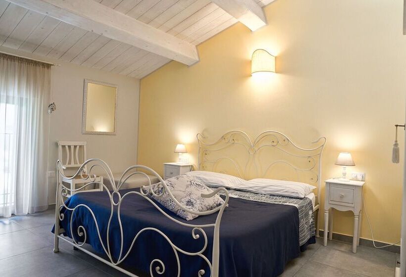 Номер Deluxe, Il Fienile Di Assisi