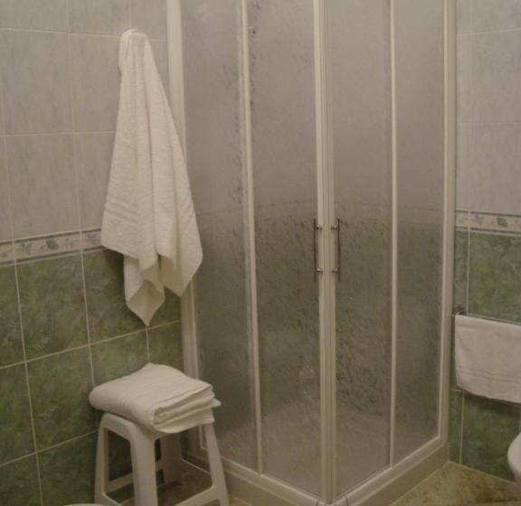 חדר סטנדרט לשלושה עם מרפסת, Le Tre Rose Di Maria