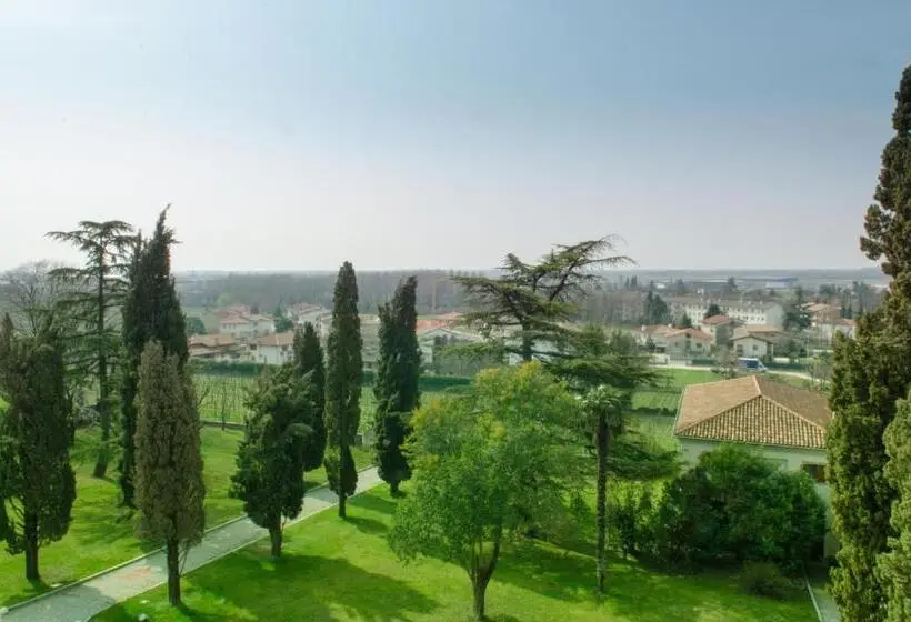 اتاق راحتی یک تخته, Villa Dragoni