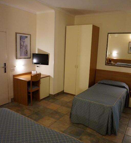 Трехместный Номер Классика, Angela