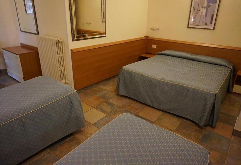 Четырехместный Номер Классик, Angela