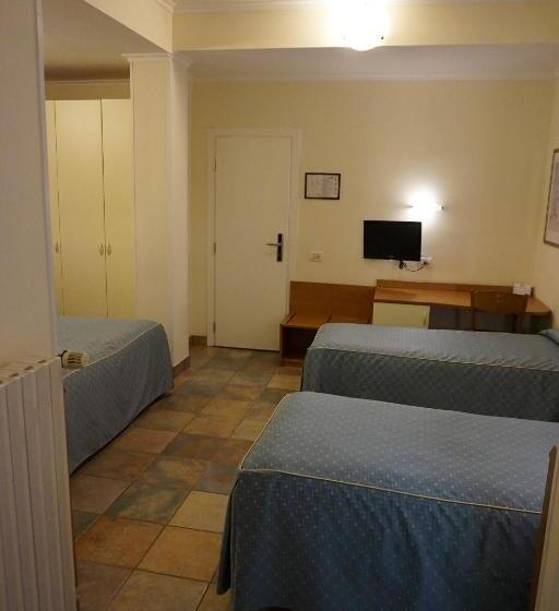 Четырехместный Номер Классик, Angela