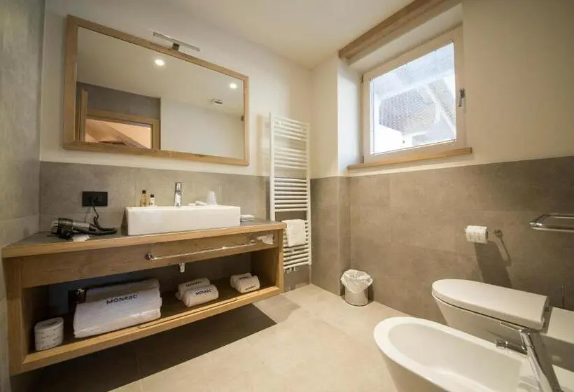 Junior Suite, Monroc