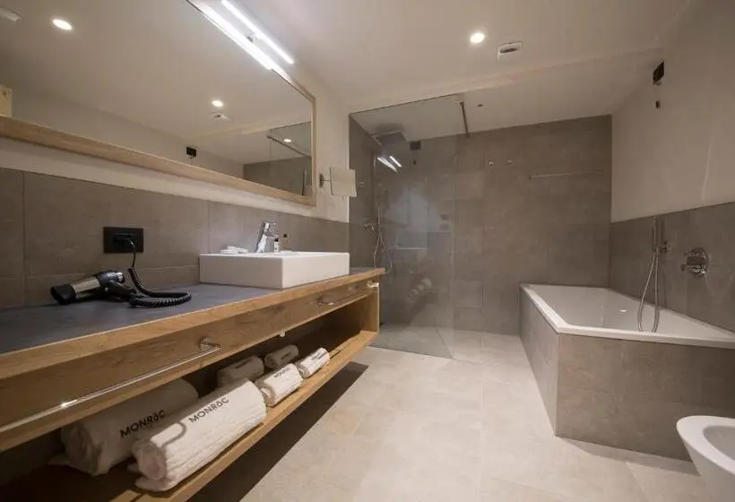 Suite Deluxe, Monroc