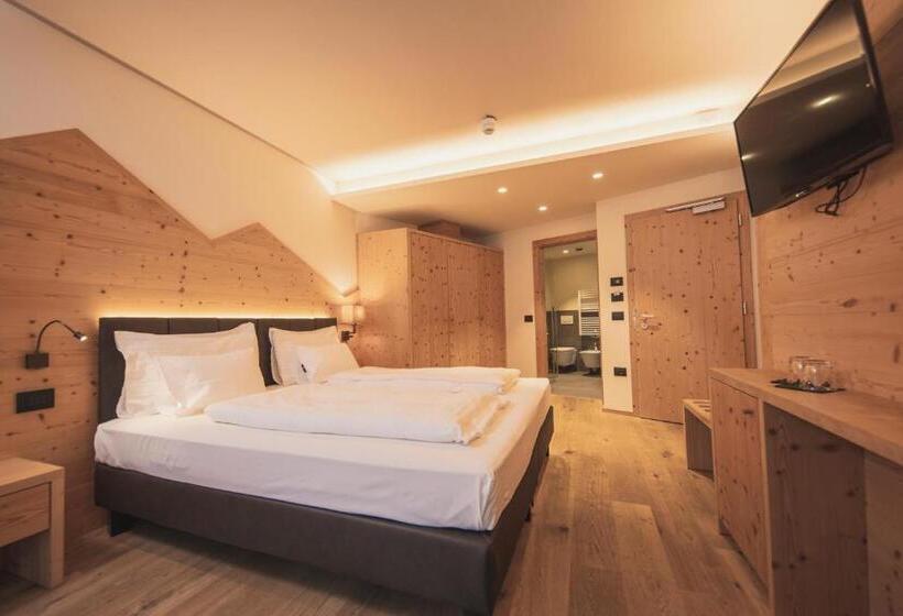 חדר סטנדרט, Monroc