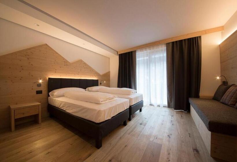 חדר סטנדרט נוף להרים, Monroc