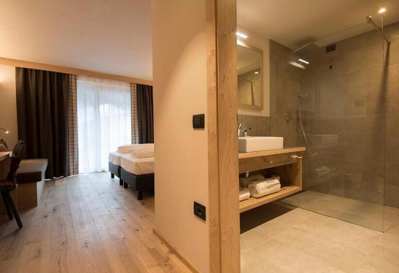 חדר סטנדרט נוף להרים, Monroc