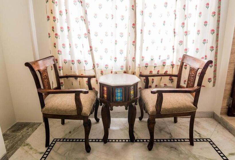 חדר דלוקס, Pandya Niwas