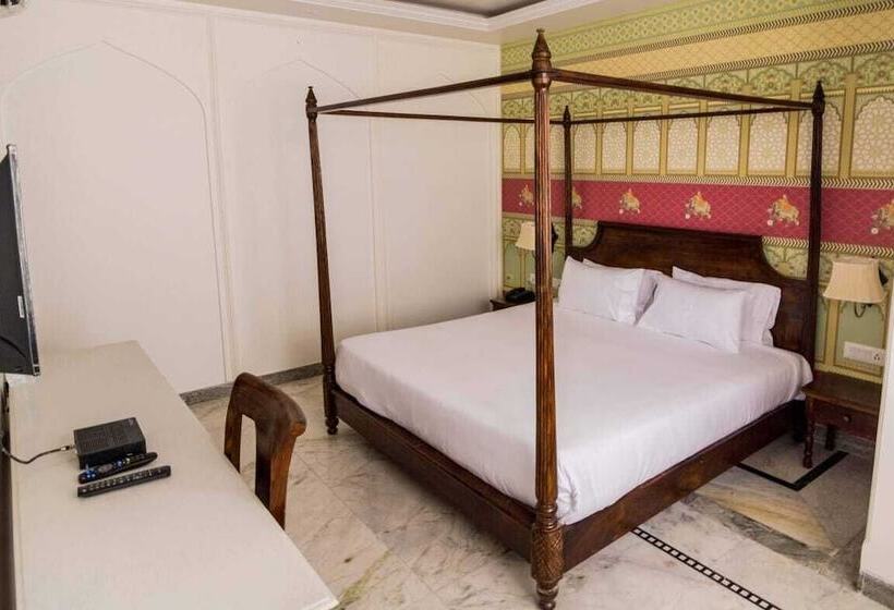 חדר דלוקס, Pandya Niwas