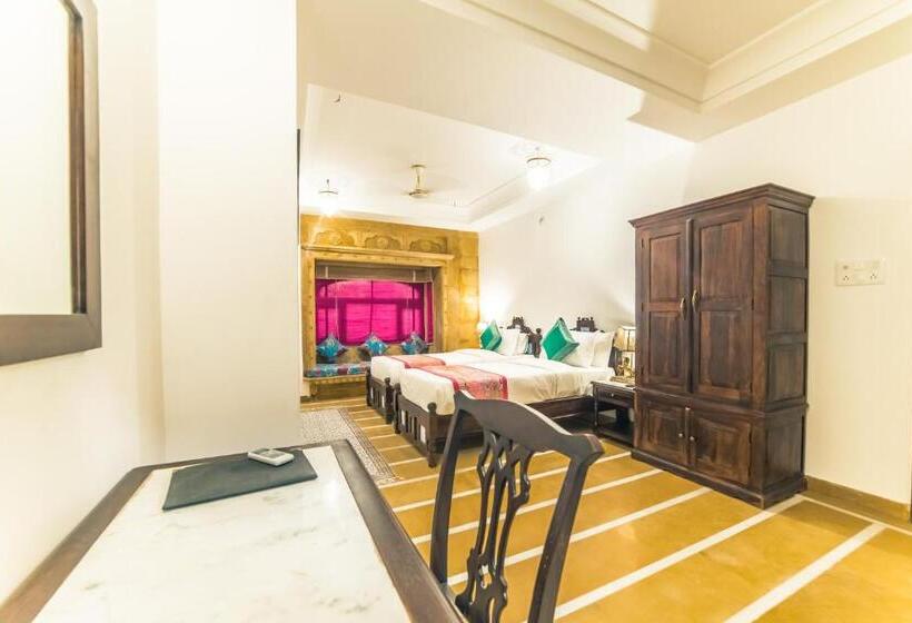 Deluxe Rum, Radhika Jaisalmer