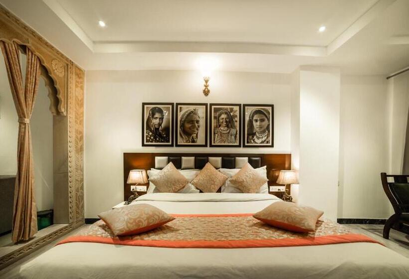 Deluxe Svit Kingsäng, Radhika Jaisalmer