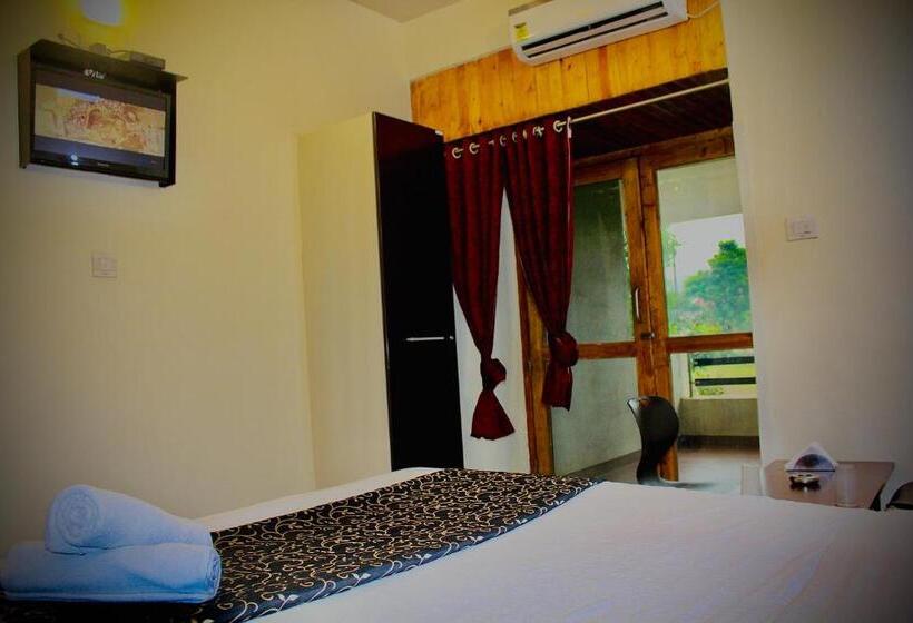 带阳台的豪华间, Rainwood Residency