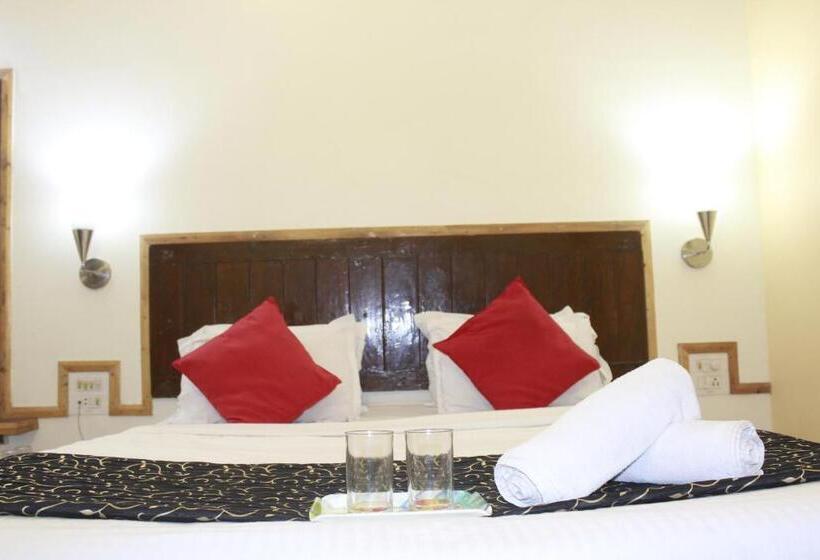 带阳台的豪华间, Rainwood Residency