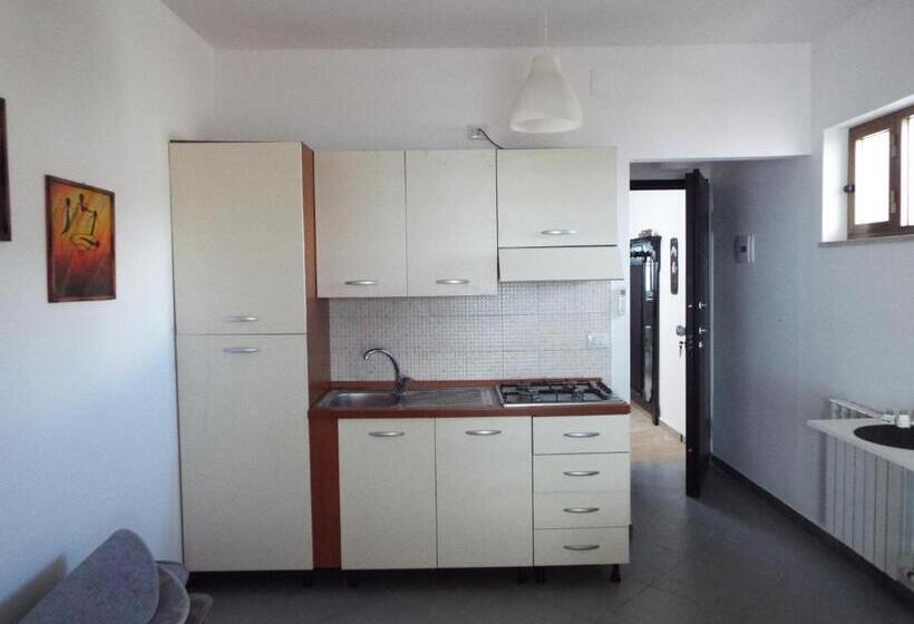 اتاق لوکس با چشم‌انداز دریا, Semu A Mari B&b