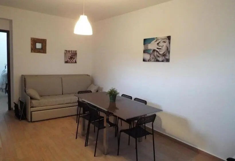 Perhehuone Vuoristonäkymä, Semu A Mari B&b
