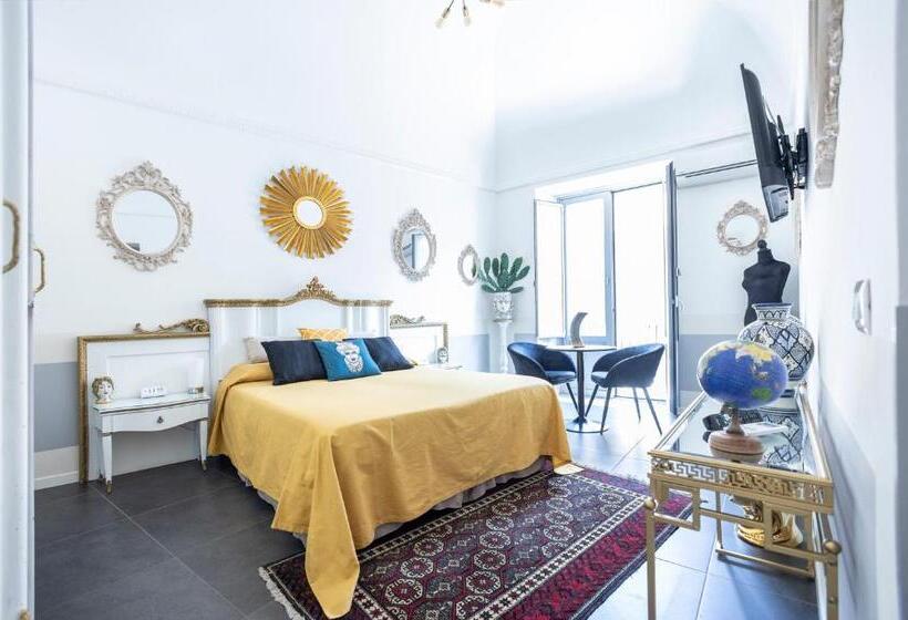 آپارتمان 2 خوابه, I Mori