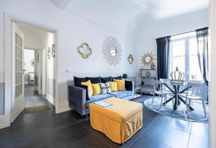 آپارتمان 2 خوابه, I Mori