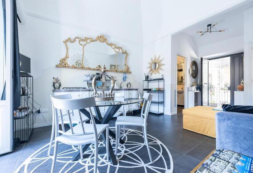 آپارتمان 2 خوابه, I Mori