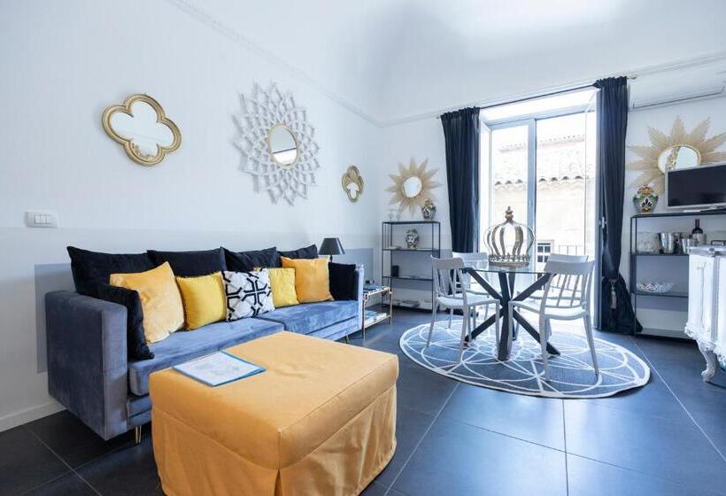 آپارتمان 2 خوابه, I Mori