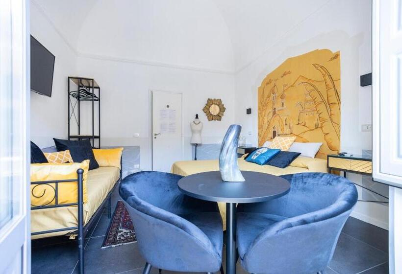 آپارتمان 2 خوابه, I Mori